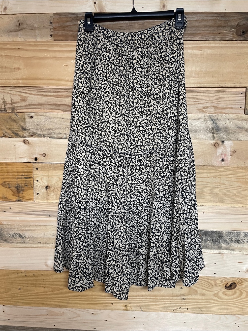Banana Republic size XXS Lightweight Black & Cream Color Floral Tier Maxi Skirt